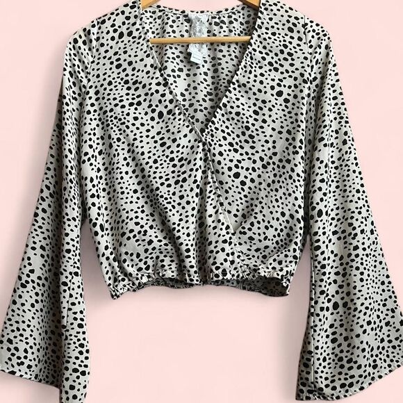 Black & Neutral Grayish-White Dalmatian/Scattered Leopard Blouse W/Flared Sleeve - Picture 1 of 8